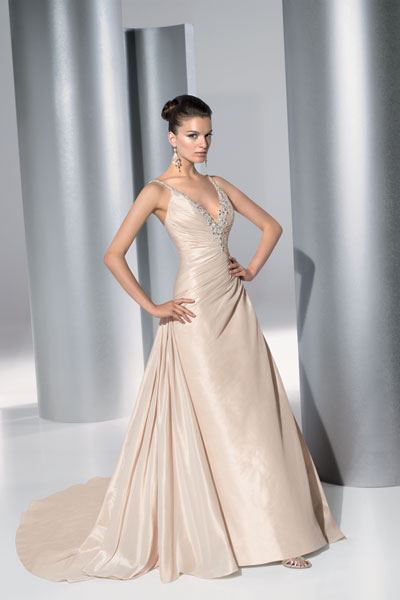 Suknia ślubna Demetrios 2010 model GR170